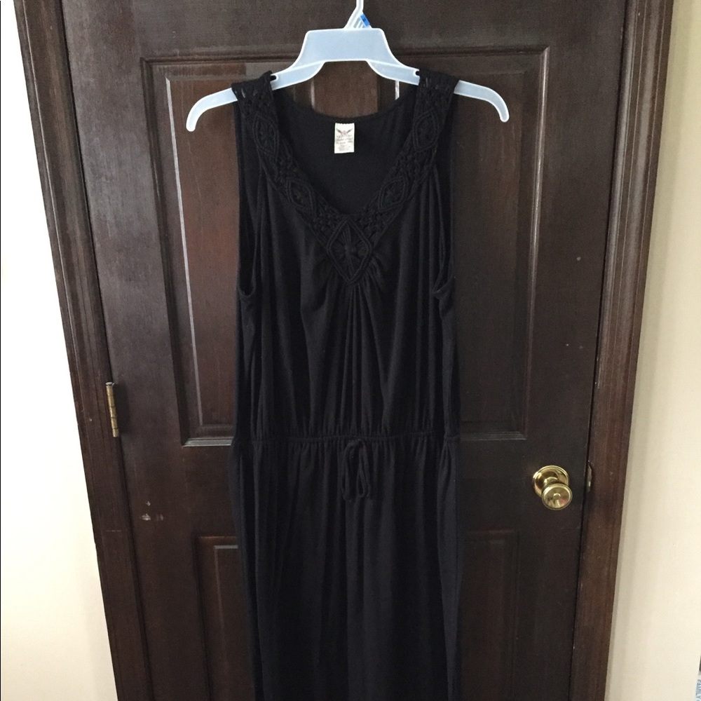 Long maxi with weaving at neckline